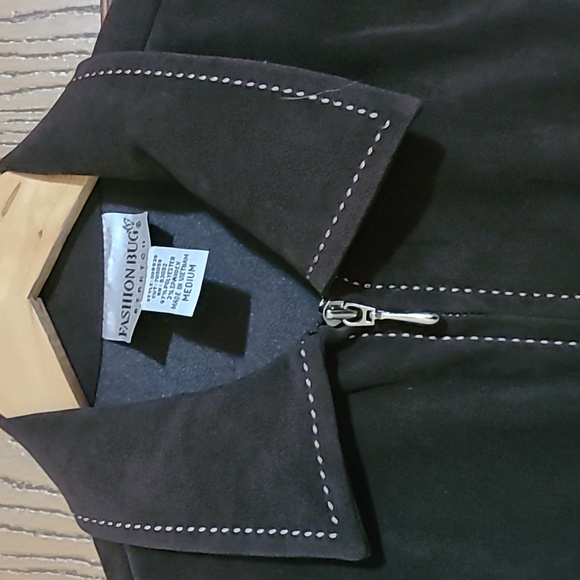 FASHION BUG WOMEN'S SIZE MEDIUM SKIRT AND ZIPPERED TOP - Picture 3 of 8